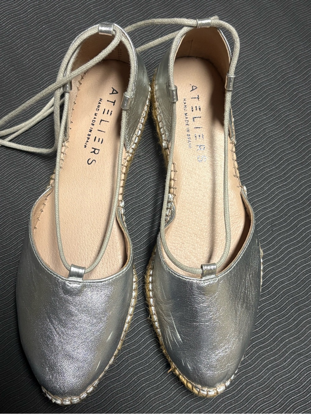 Ateliers Metallic Silver Leather Espadrille Flats
EU sz shoes fit apx half smlr